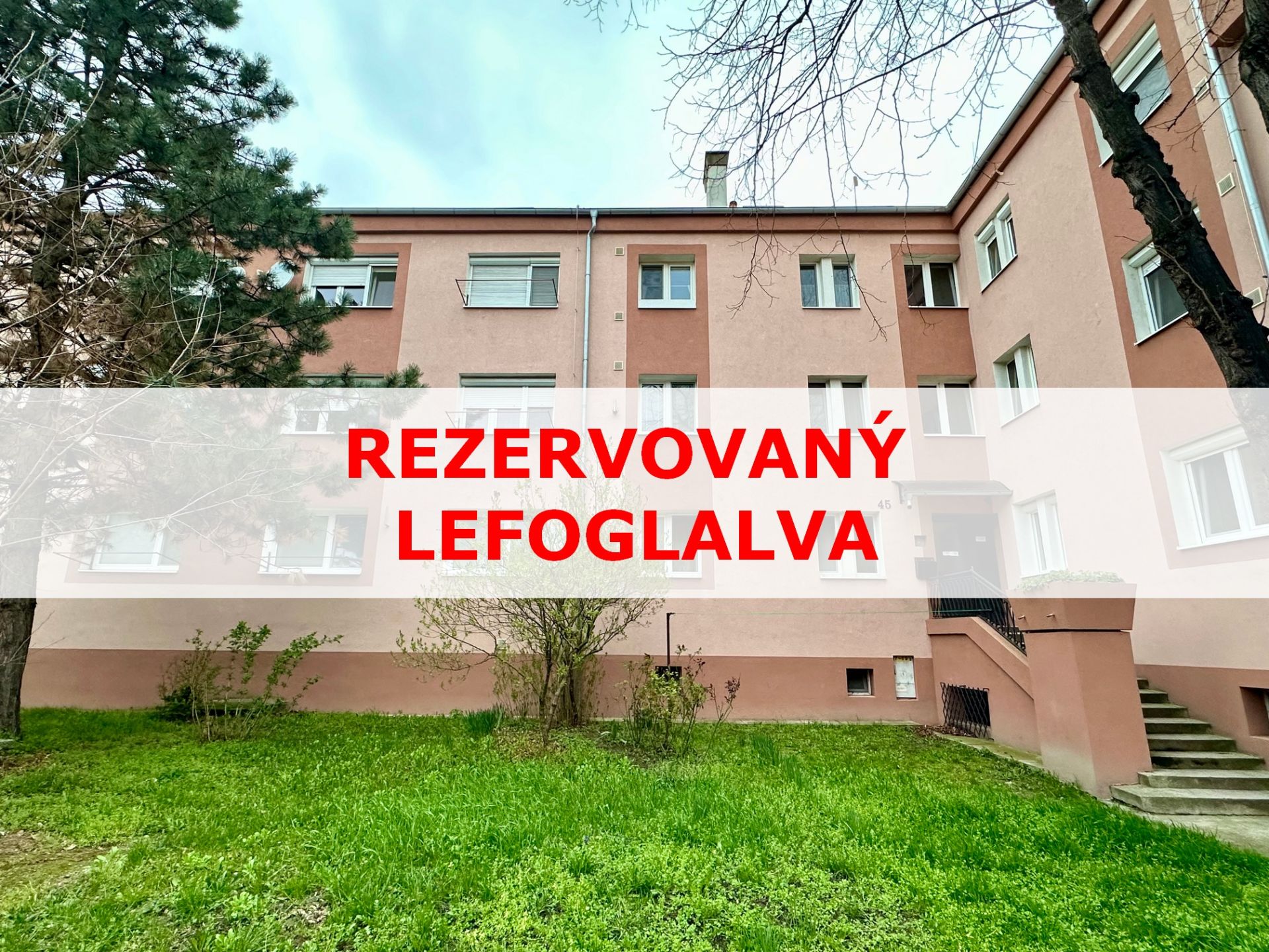 NA PREDAJ VEĽKÝ, 2 IZBOVÝ TEHLOVÝ BYT NA UL. BUDOVATEĽSKÁ, KOMÁRNO