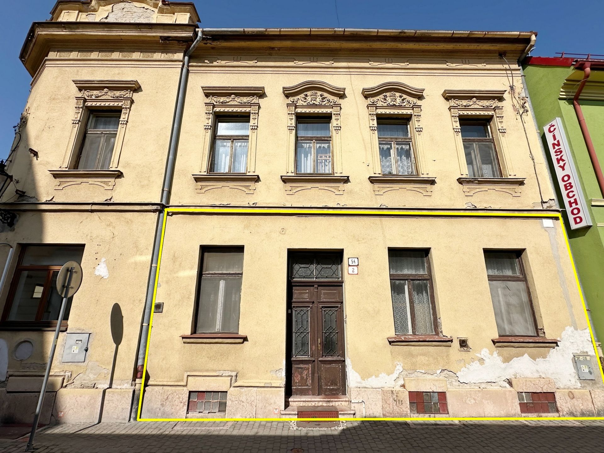 NA PREDAJ 1 IZBOVÝ BYT NA JEDINEČNOM MIESTE V KOMÁRNE