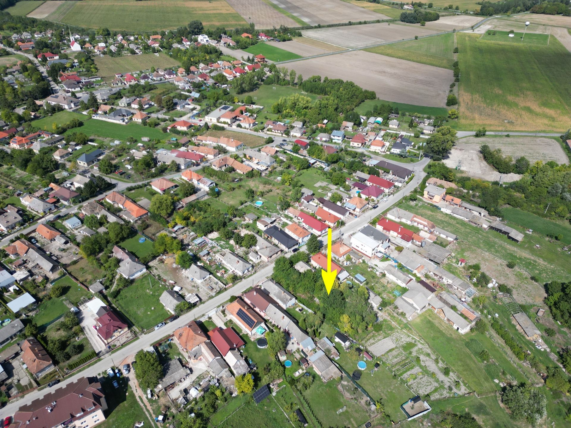 NA PREDAJ STARÝ RODINNÝ DOM V CENTRE OBCE HOLIARE