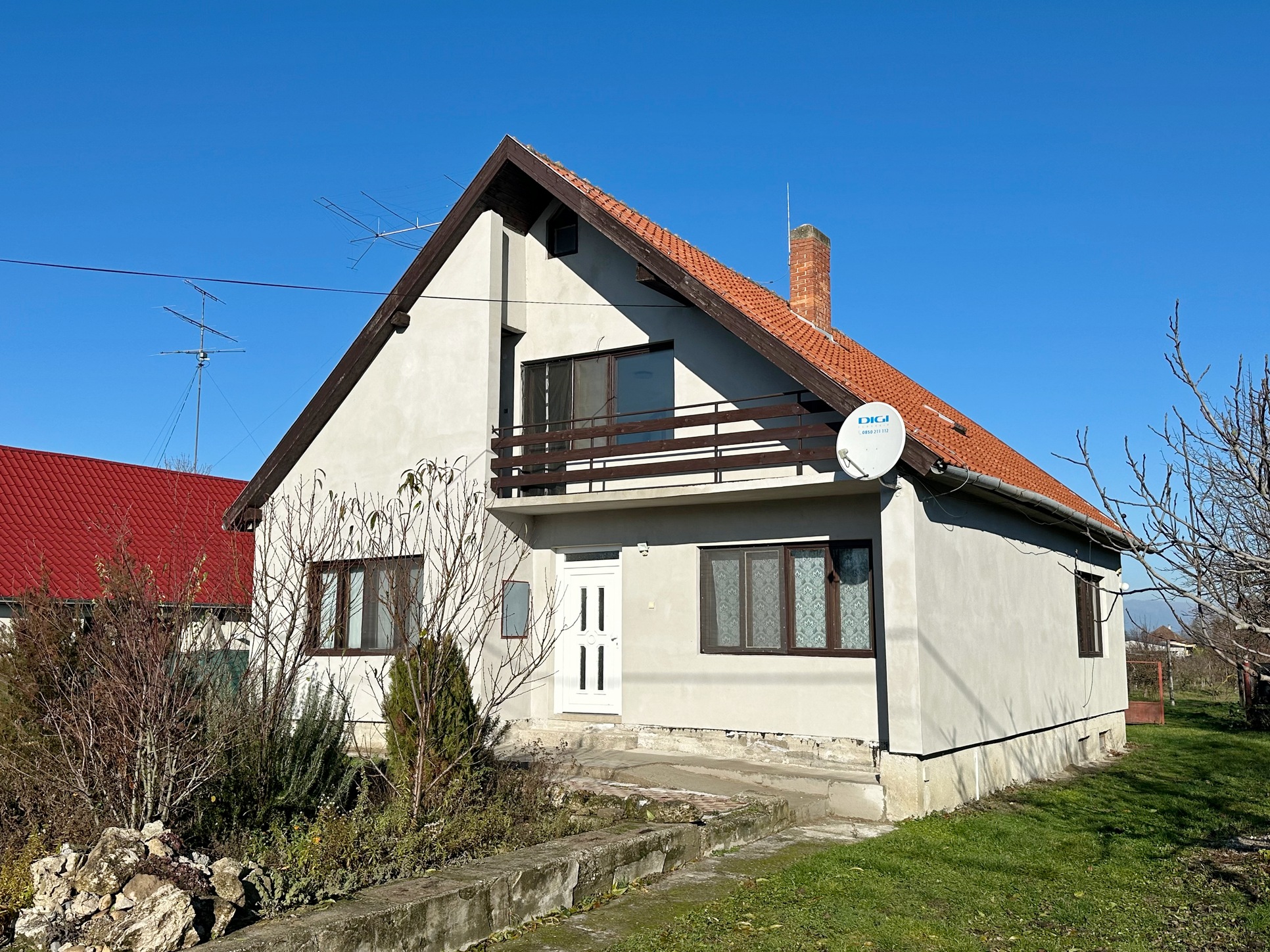 NA PREDAJ 5 IZBOVÝ POSCHODOVÝ RODINNÝ DOM, IŽA, OKRES KOMÁRNO