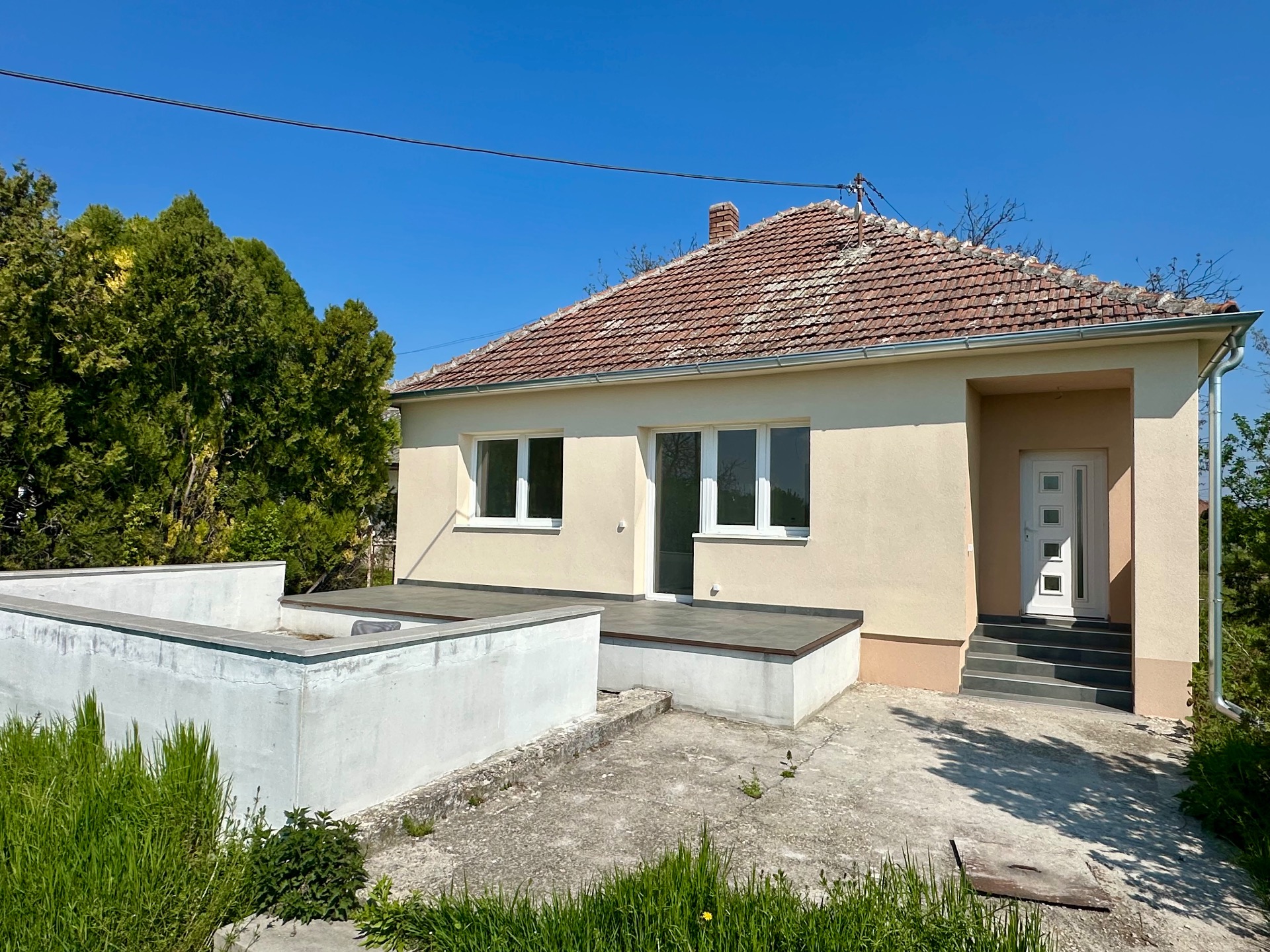 NA PREDAJ ZREKONŠTRUOVANÝ 4 IZBOVÝ RODINNÝ DOM, VEĽKÉ KOSIHY