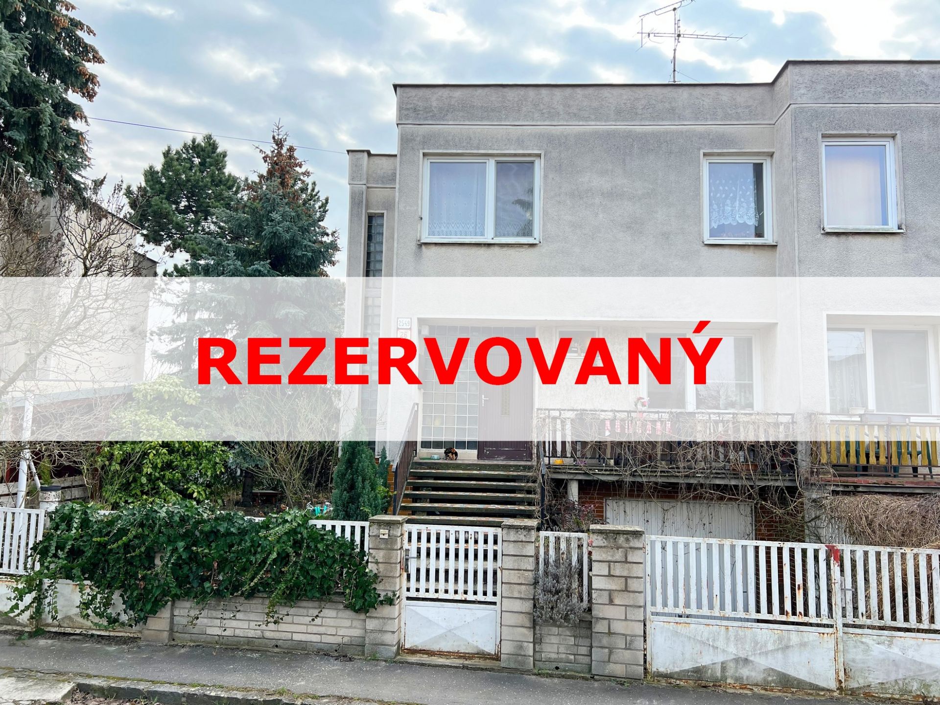 RODINNÝ DOM S GARÁŽOU A PIVNICOU V BENE, KOMÁRNO
