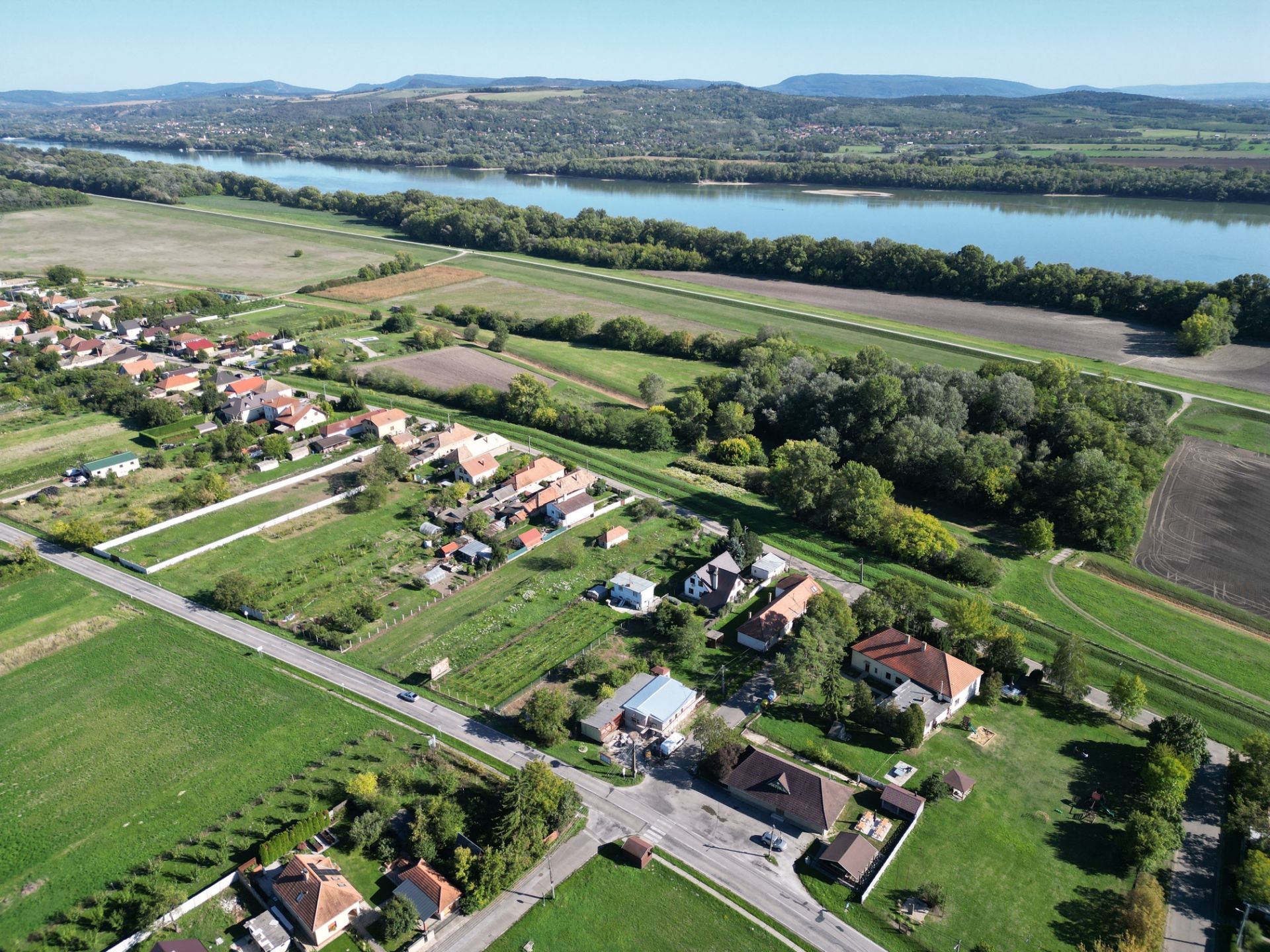 NA PREDAJ STAVEBNÝ POZEMOK V OBCI PATINCE, OKRES KOMÁRNO