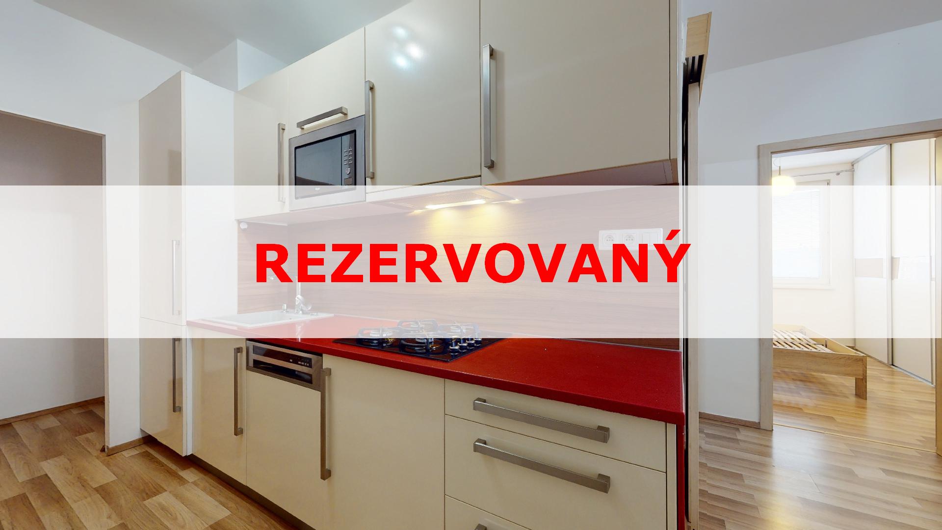 REZERVOVANÝ