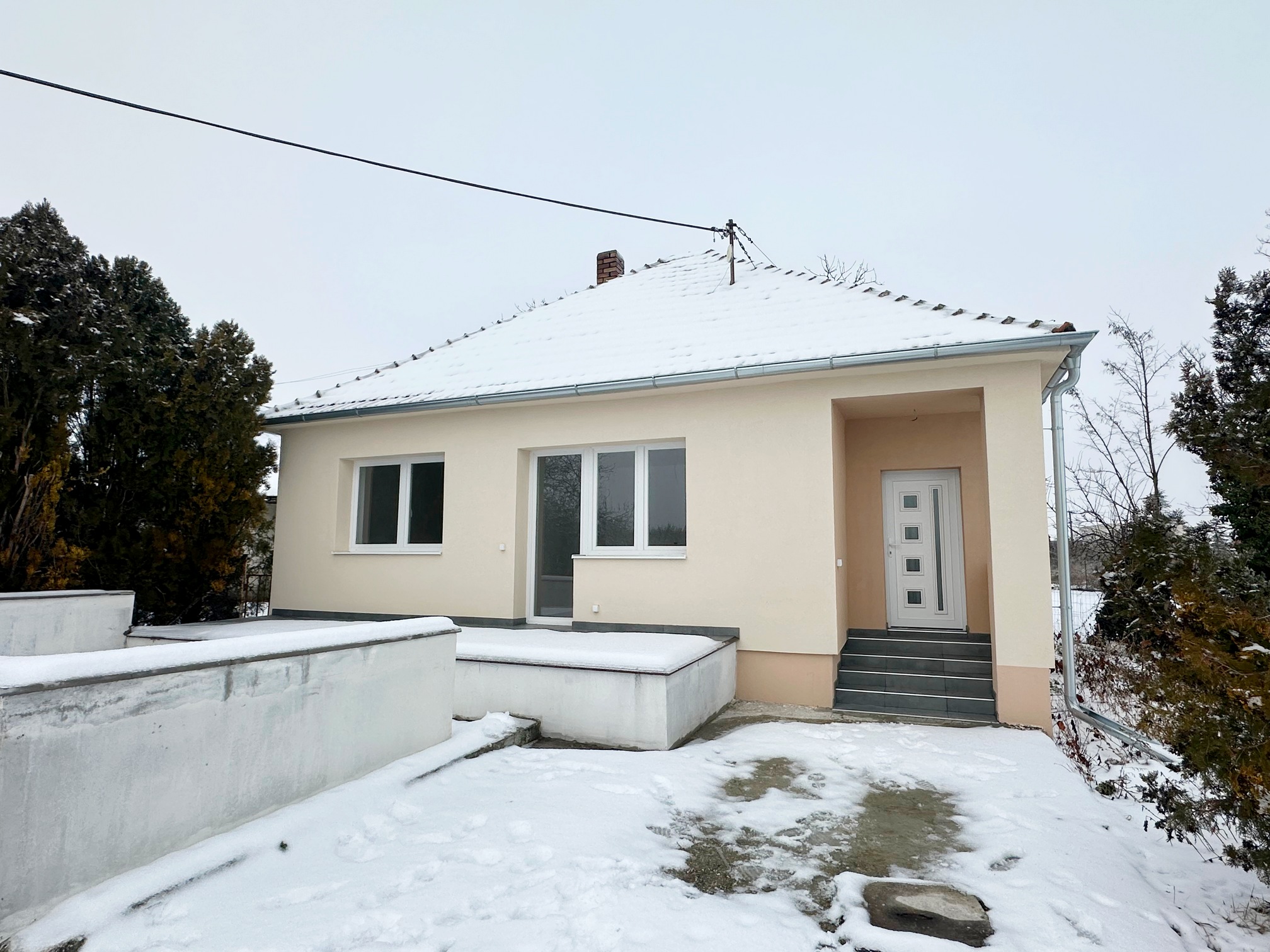 NA PREDAJ ZREKONŠTRUOVANÝ 4 IZBOVÝ RODINNÝ DOM, VEĽKÉ KOSIHY